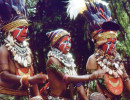 48 Three tribes woman beating the drum in a Sing sing 800