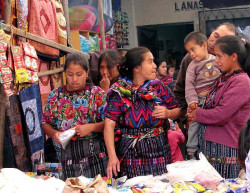 54 Guatemalan family at the central market in Panajchel 800