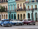 waiting for the light to change in havana 800