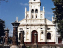 2 church in the center of granada  nicaragua 800