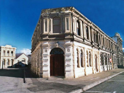 29 Triangular building in the historic section of Dunedin 800