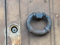 knocker